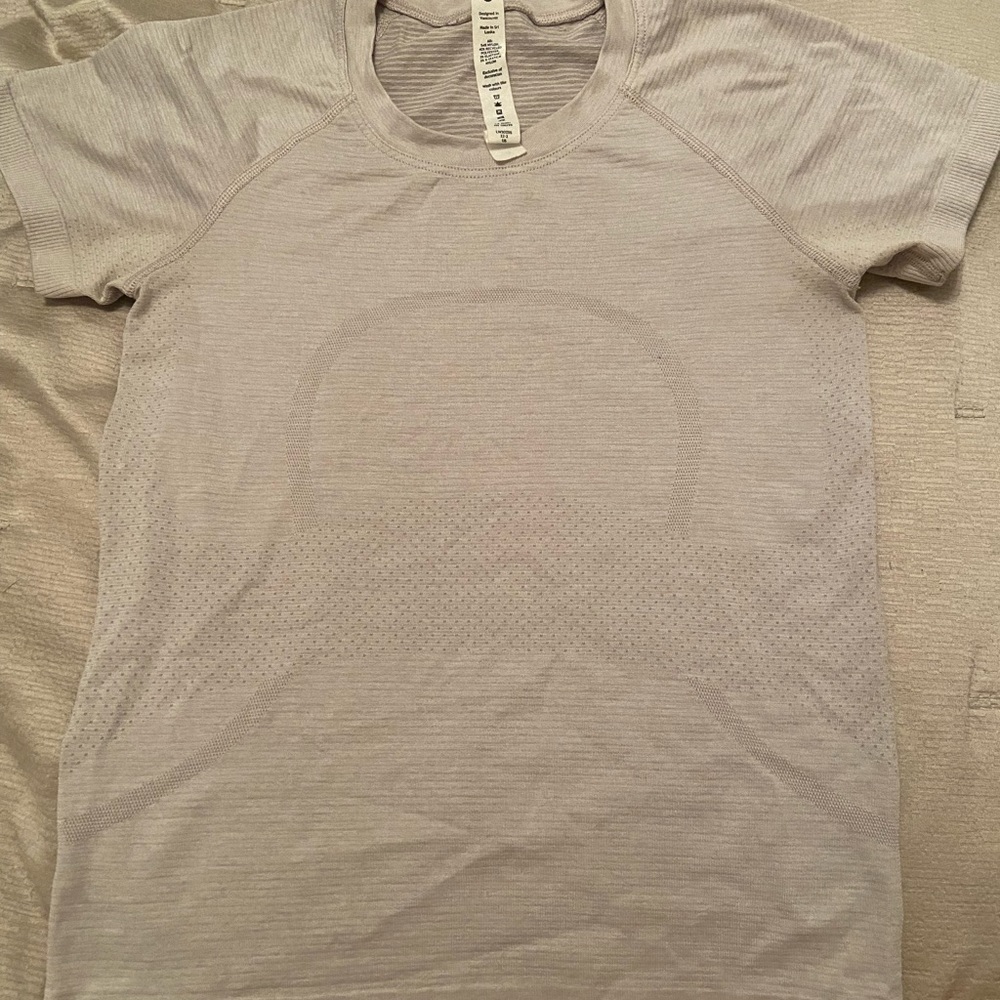 LuluLemon short sleeve swiftly tech 2.0